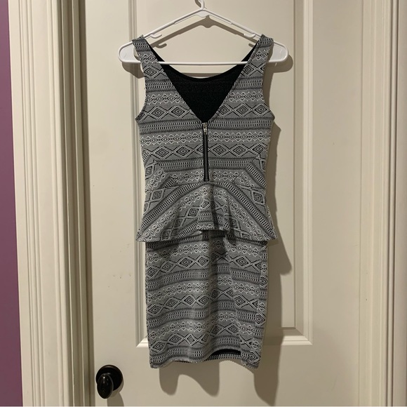 Patterned work Dress - Picture 2 of 5